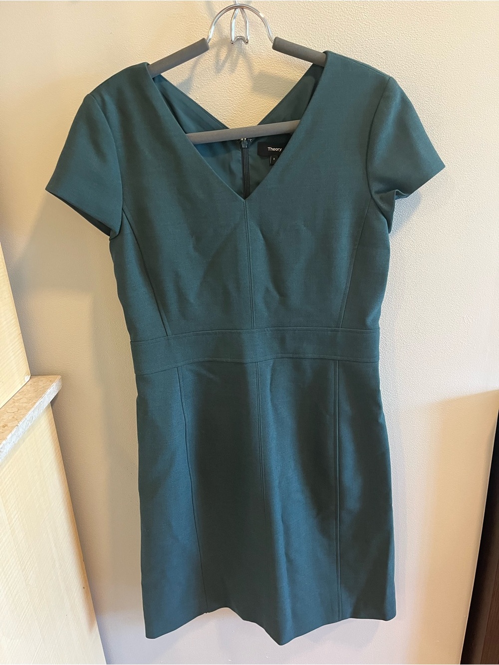 New Theory Tilean Dress Size 8 Bright Billiard Green V-Neck Short Sleeve NWT